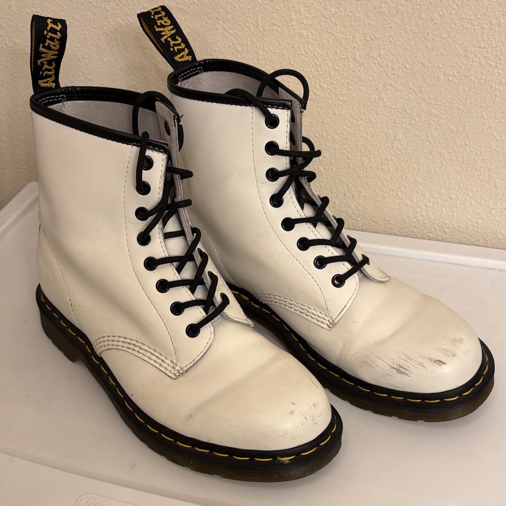 Dr. Martens Doc Martens Classic Boots
